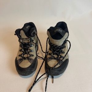 Boreal Hiking boot size 6